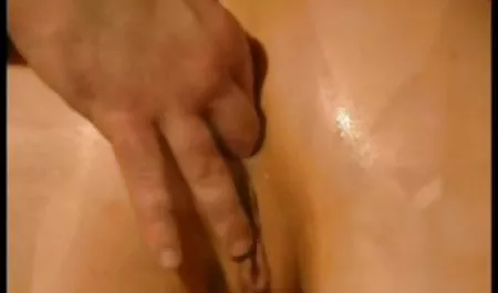 سبزه پنلوپه خودش با ویبراتور رابطه جنسی دارد داستان س ضربدری