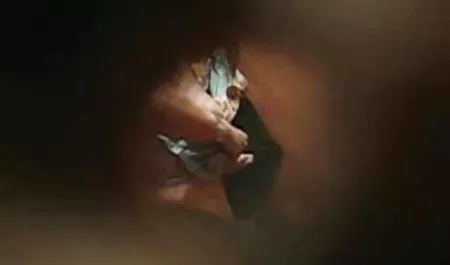 مارلی بروکسز مردی را راضی کلیپ س ک می کند.