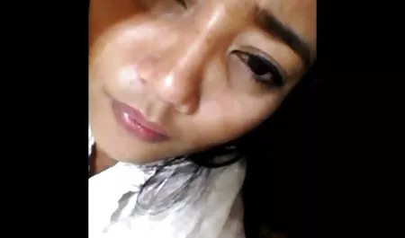 سبزه 18 فیلم س کص ساله با اشتیاق به خودارضایی در خانه مشغول شد