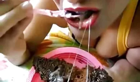 پس از فاک مقعد روی صورت. نمایش فیلم س