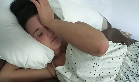 زن دانلود کلیپ س ک ژاپنی در طول مقاربت با صدای بلند ناله می کند