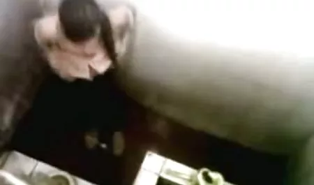 کودک در جوراب ساق بلند از چت وابسته به عشق شهوانی عکس فیلم س با ویبراتور قدرتمند خود را به ارگاسم آورد