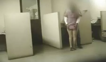 زن و شوهر در موقعیت های مختلف fucks می دیدن فیلم س کنند.