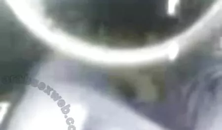 رئیس یاهو فیلم س جوان به طور محکم دبیر شلوغی را روی یک عضو کاشت